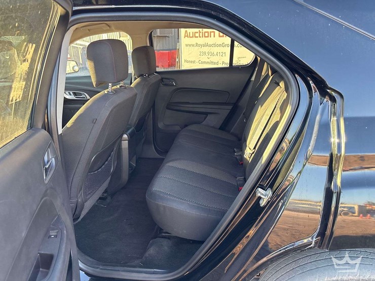 2015-chevrolet-equinox-image-18