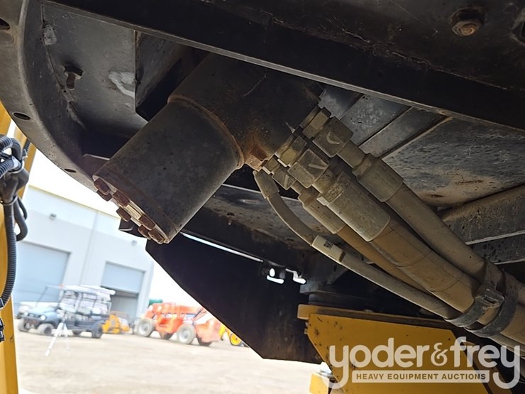 2014-caterpillar-938k-image-71