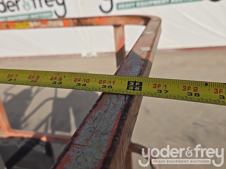 2014-jlg-600aj-image-37