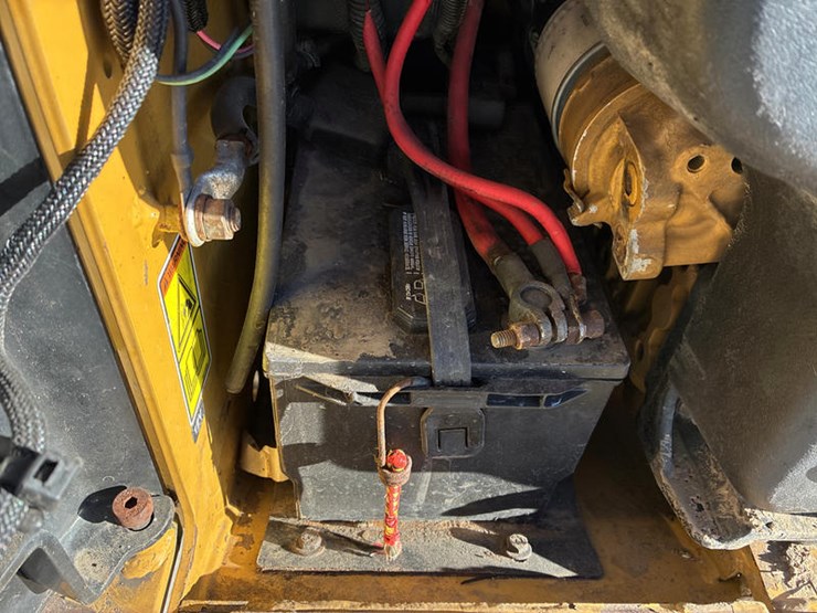 2018-caterpillar-259d-image-52