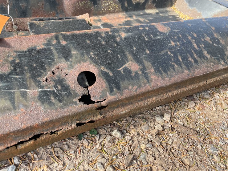 #3102-•-international-scout-ii-tailgate-image-5