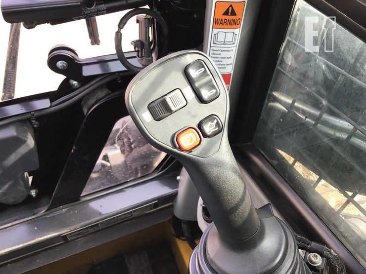 2023-new-holland-c345-image-16