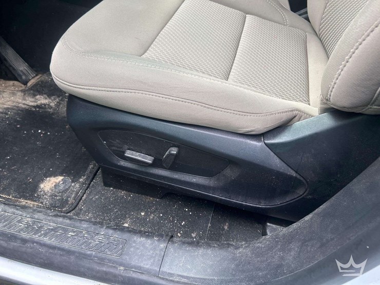 2022-ford-explorer-image-16