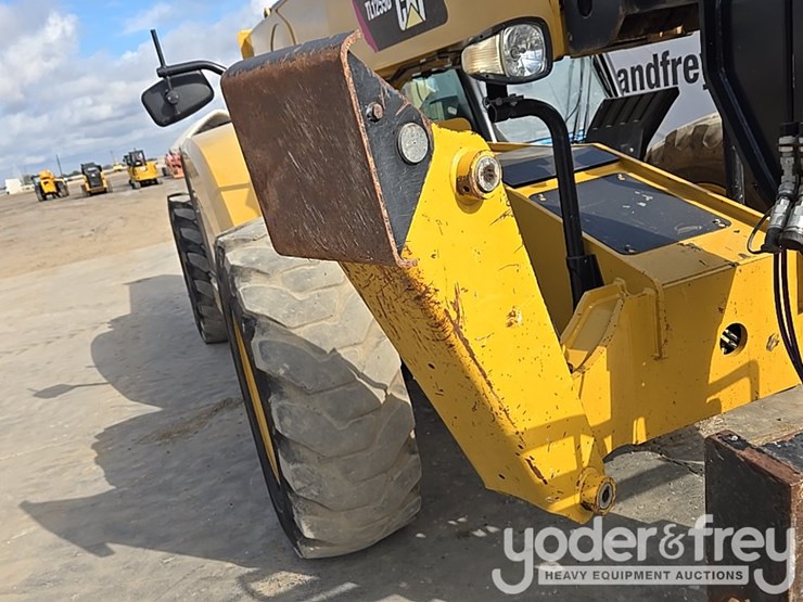 2019-caterpillar-tl1255d-image-21