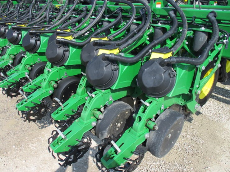 2016-john-deere-db60-image-19