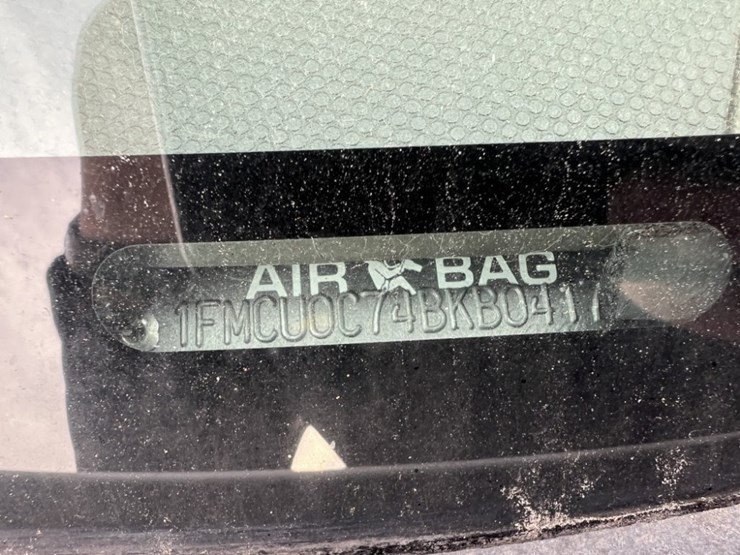 2011-ford-escape-image-11