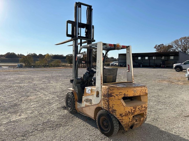 tcm-fd30t6t-5,600lb-forklift-image-2