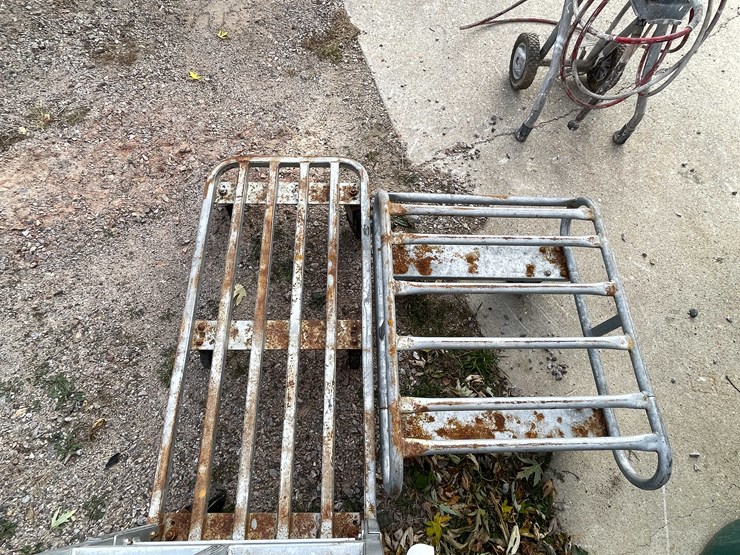 #3112-•-(2)-steel-carts-image-5
