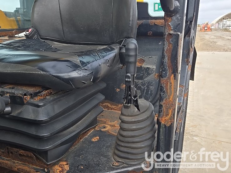 2017-jcb-506-36-image-80