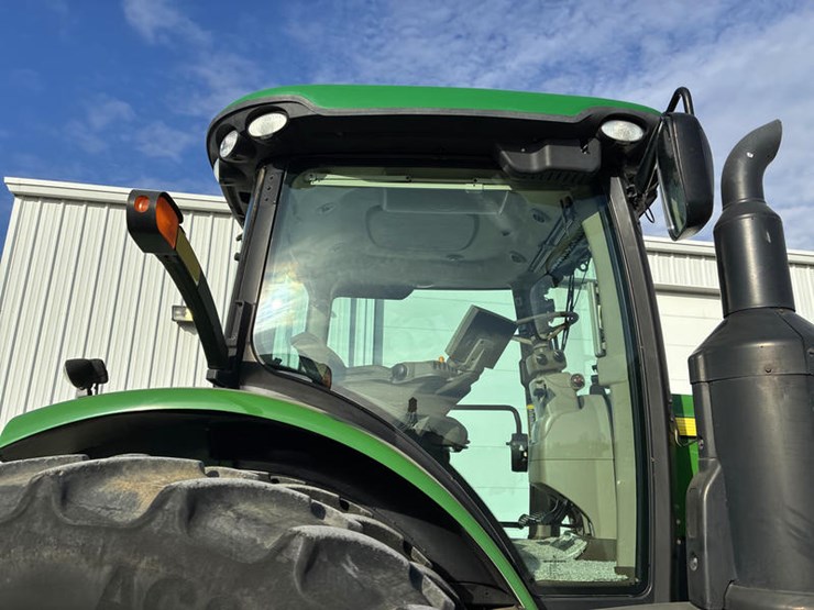 2015-john-deere-8295r-image-24
