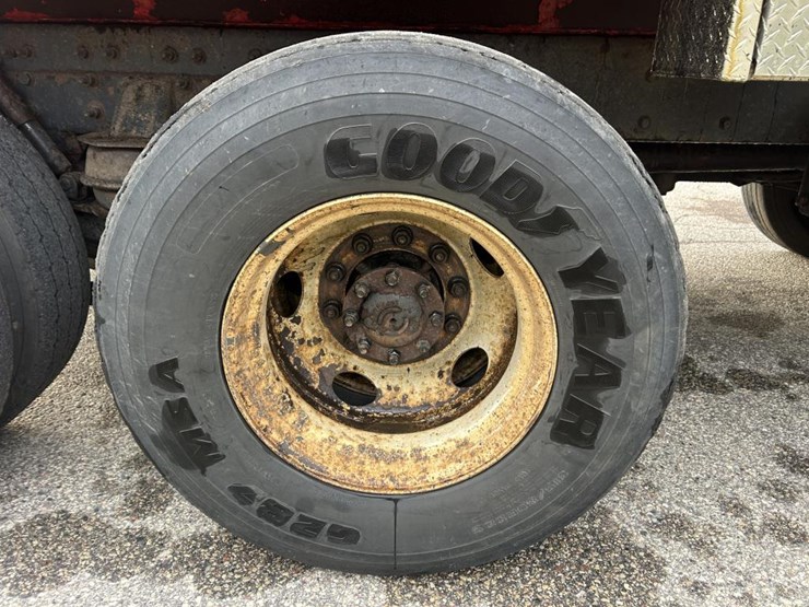 #1673-•-2002-international-workstar-tri-axle-dump-truck-image-71