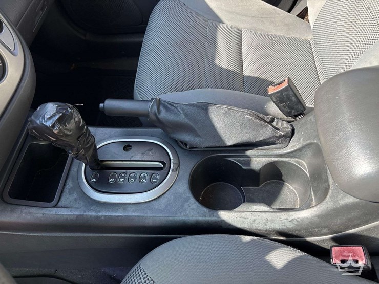 2005-ford-escape-image-16