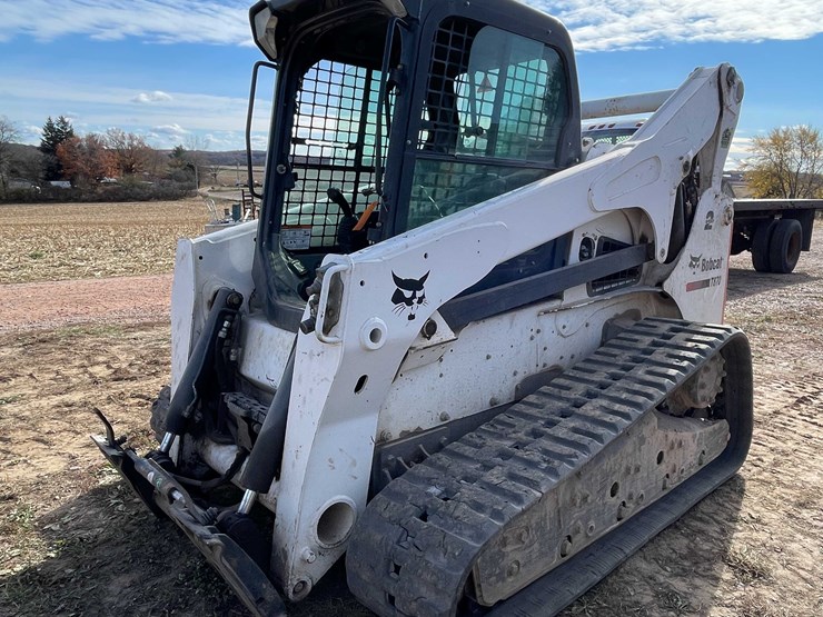 2015-bobcat-t870-image-1