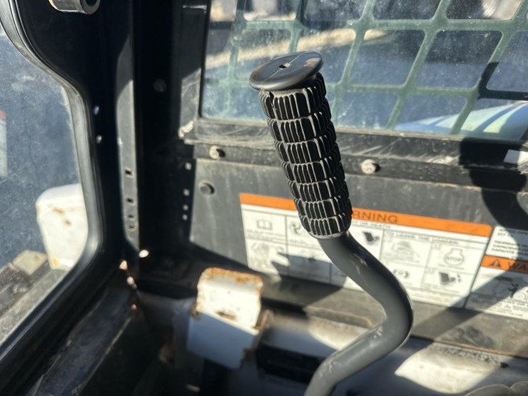 2015-bobcat-s70-image-26