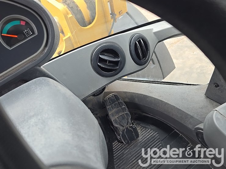 2014-caterpillar-938k-image-170