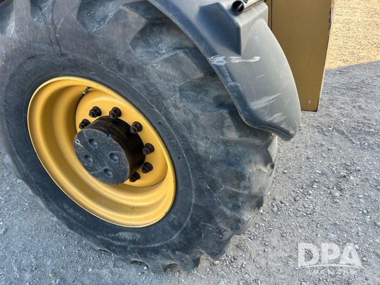 2012-caterpillar-tl1255c-image-18