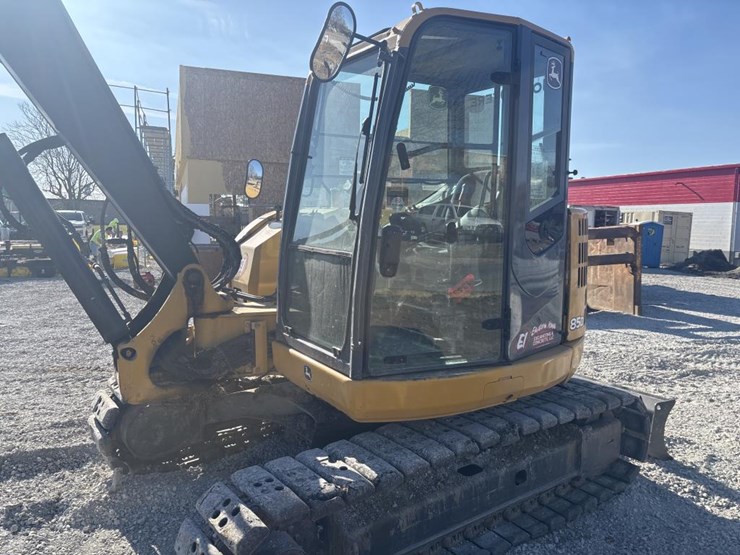 2013-deere-85d-image-7