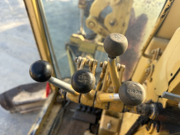 caterpillar-16g-image-60