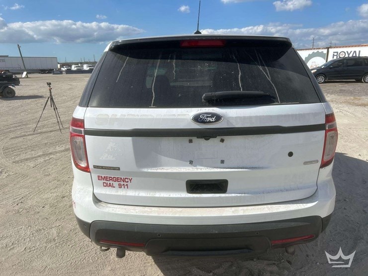 2015-ford-explorer-image-27