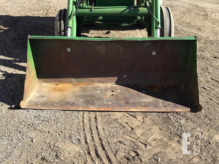 john-deere-2440-image-10