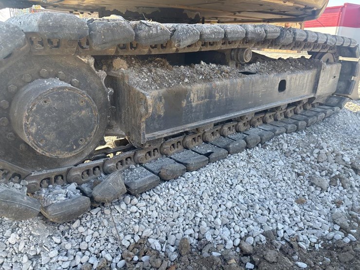 2013-deere-85d-image-58