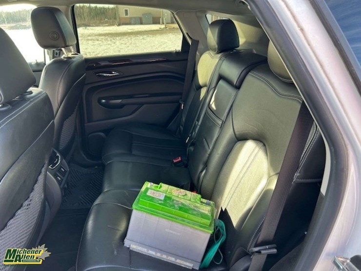 2013-cadillac-srx-image-6