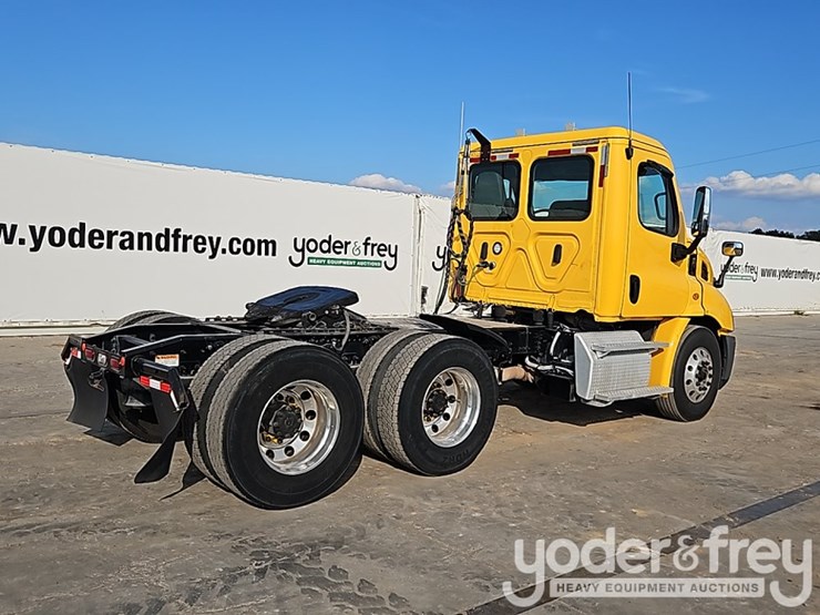 2019-freightliner-cascadia-image-5