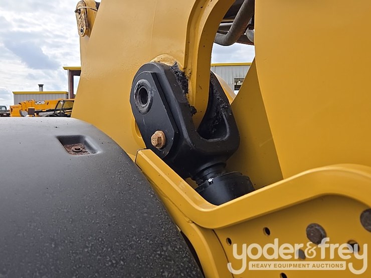 2014-caterpillar-938k-image-53