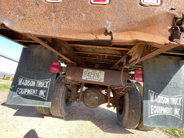 #3006-•-1999-chevy-c6500-single-axle-dump-flatbed-truck-(title-in-delay)-image-28