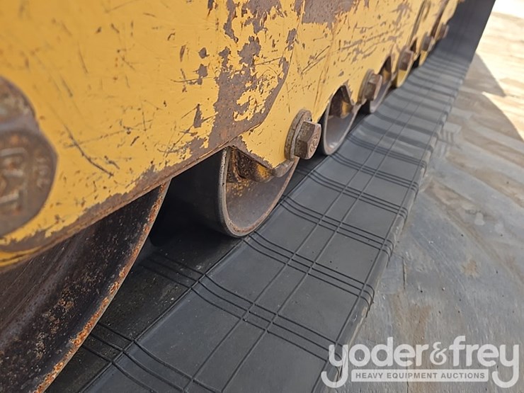 2021-caterpillar-289d3-image-23