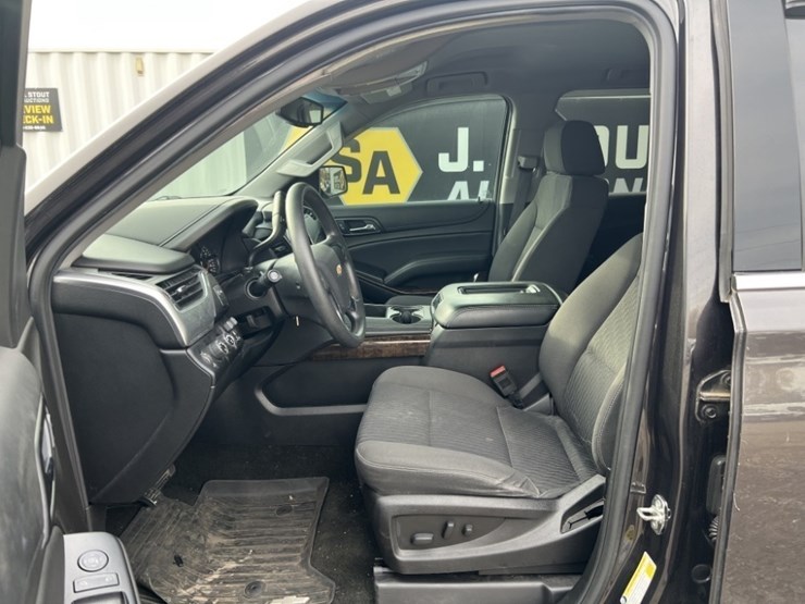 2017-chevrolet-tahoe-image-19