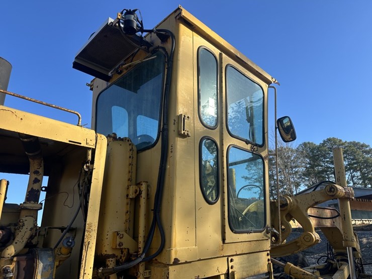 caterpillar-16g-image-13