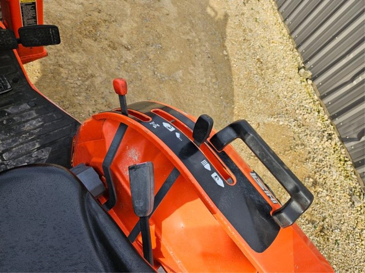 kubota-b7800-image-23