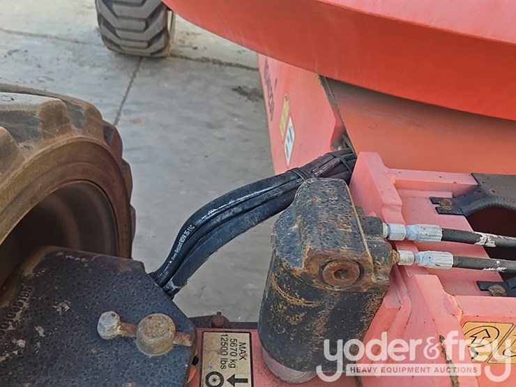 2015-jlg-600aj-image-54