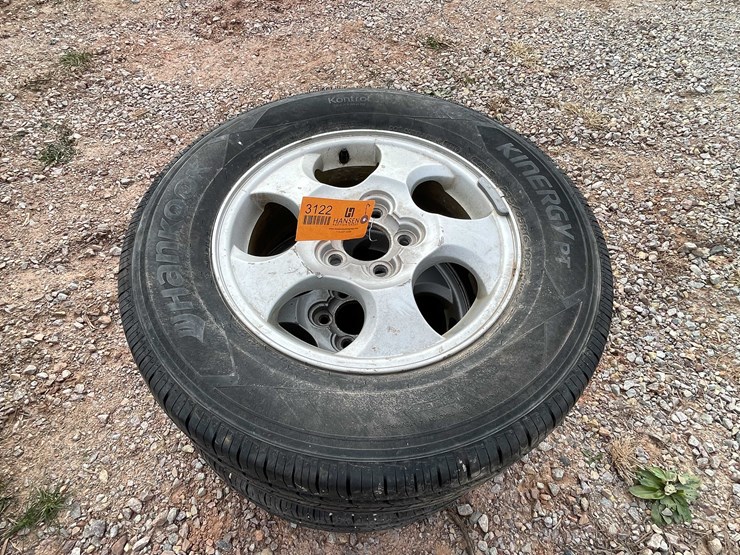 #3122-•-(2)-aluminum-wheels-and-tires-image-3