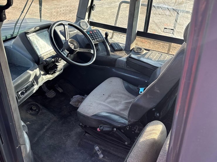 2015-deere-460e-image-15