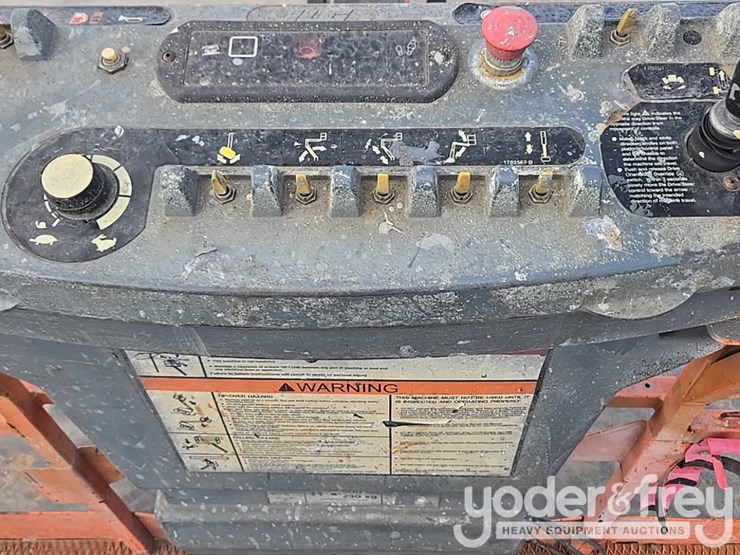 2014-jlg-600aj-image-34