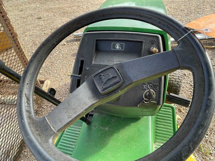 john-deere-165-image-7