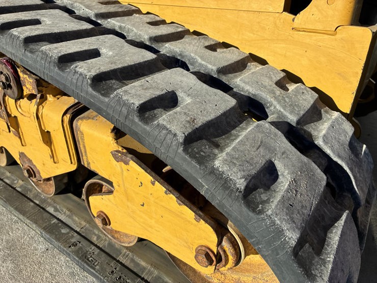 2018-caterpillar-259d-image-42