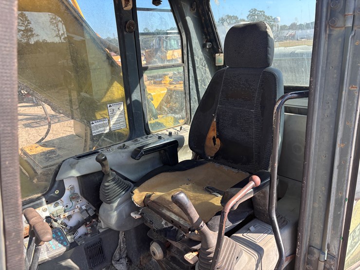 komatsu-pc200-lc-image-17