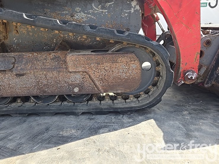 2019-takeuchi-tl8-image-21