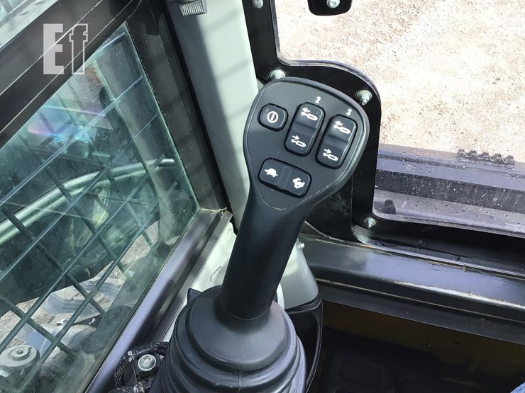 2023-new-holland-c345-image-15