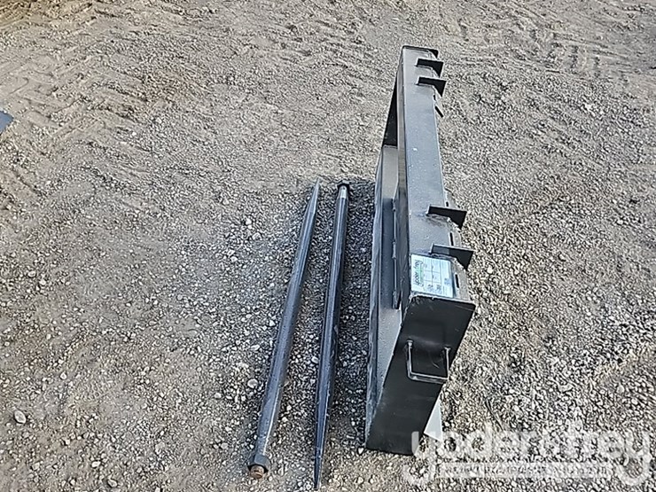 unused-jct-bale-spear-to-suit-skidsteer-image-2