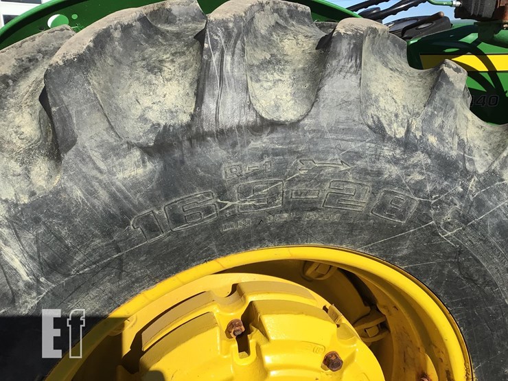 john-deere-2440-image-22