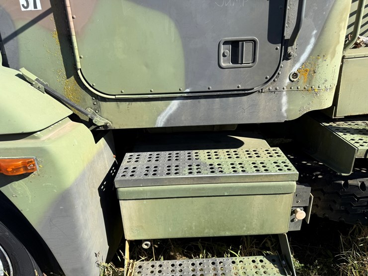 #22592-•-inop-1992-freightliner-t/a-daycab-truck-tractor-vin:-1fuymzyb1np520782-image-32