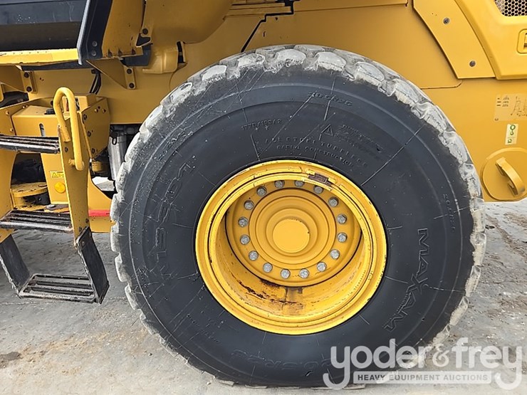 2014-caterpillar-938k-image-23