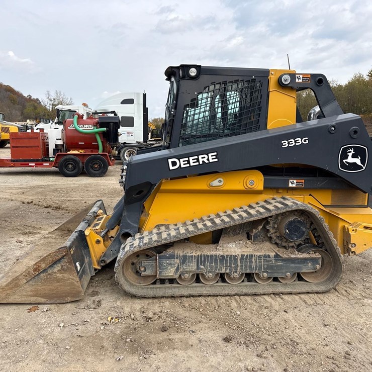 2023 DEERE 333G