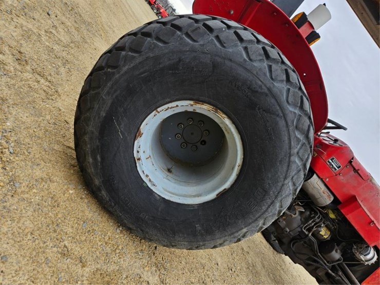 massey-ferguson-240-image-35