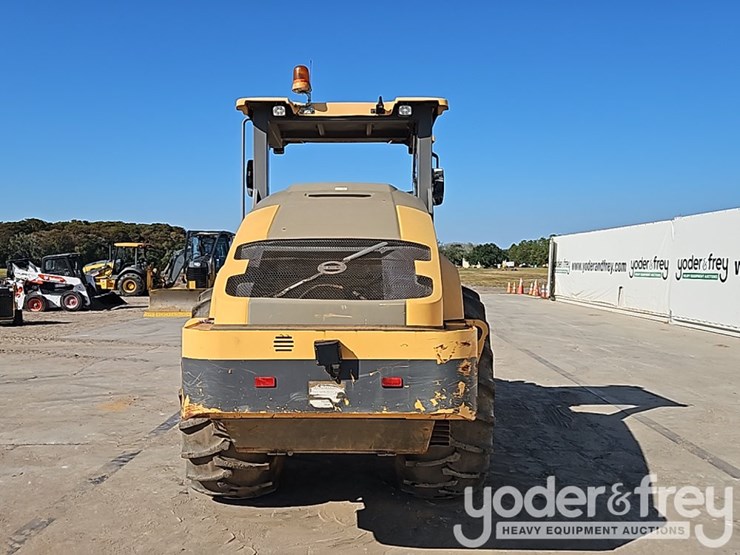 2018-volvo-sd115b-image-17