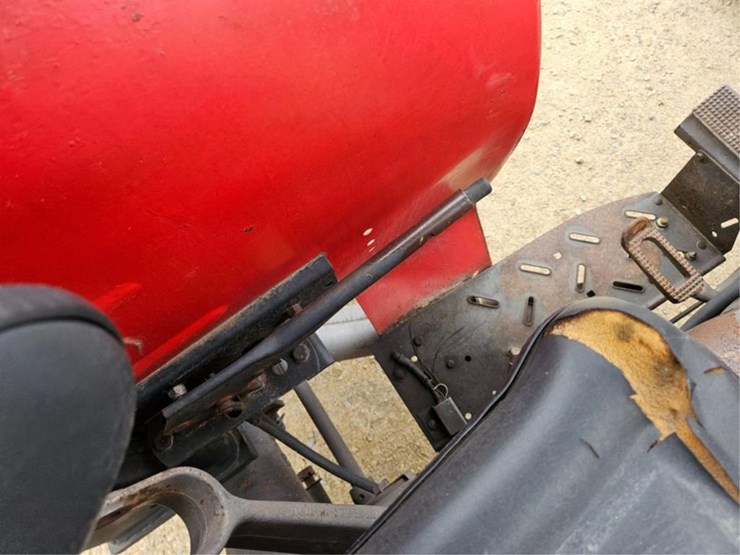 massey-ferguson-240-image-18